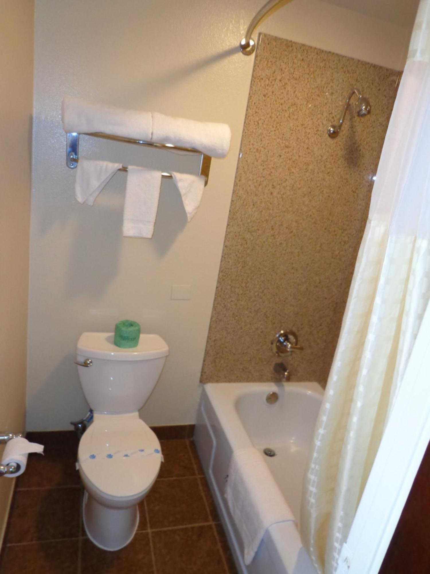 Economy Inn Express Warren Экстерьер фото