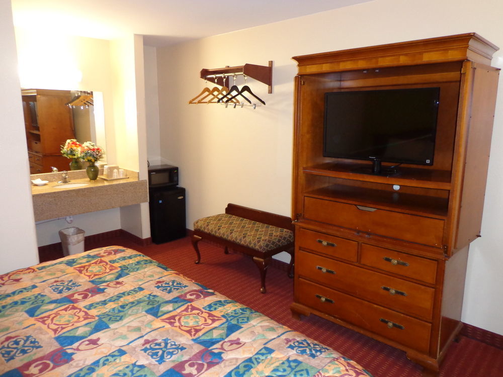 Economy Inn Express Warren Экстерьер фото