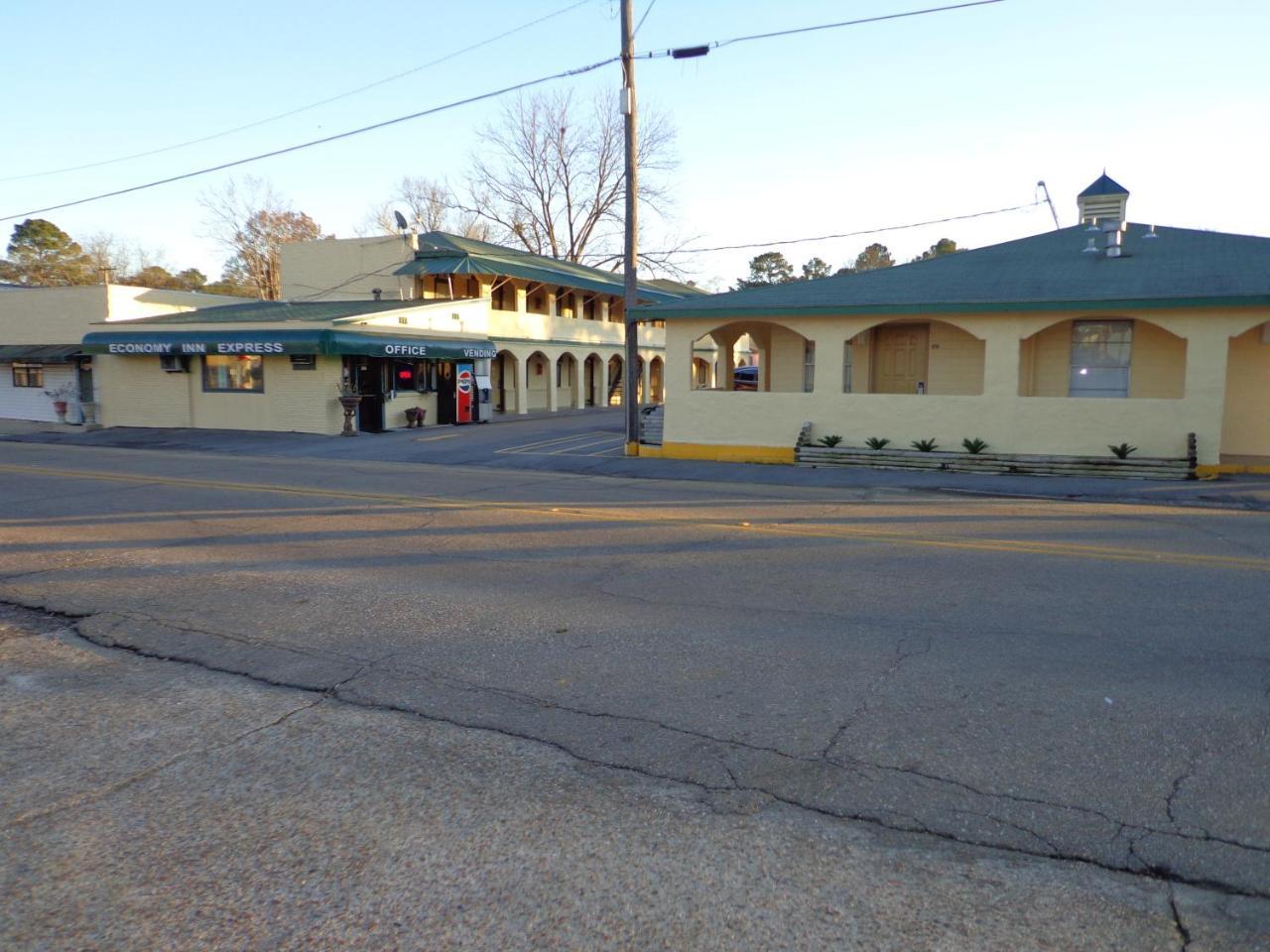 Economy Inn Express Warren Экстерьер фото